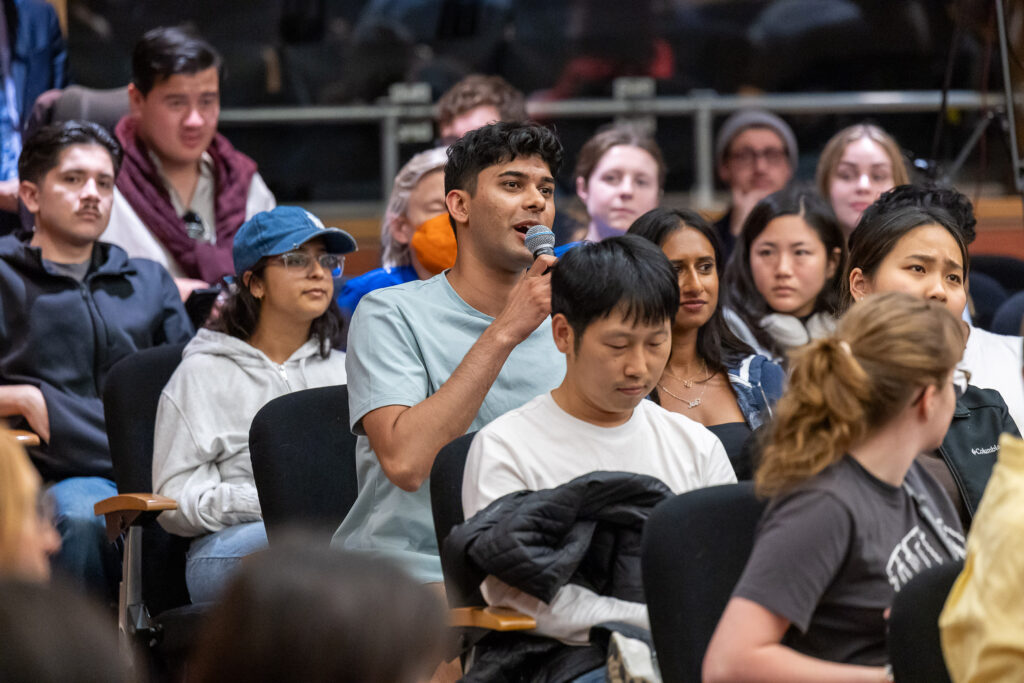 Audience members listen to New York Times National Religion Correspondent Elizabeth Dias speak at a CRSHE Distinguished